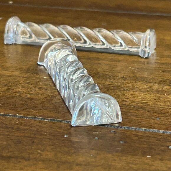 Glass Twisted Style Knife Rest 4 Place Settings - Picture 4 of 5